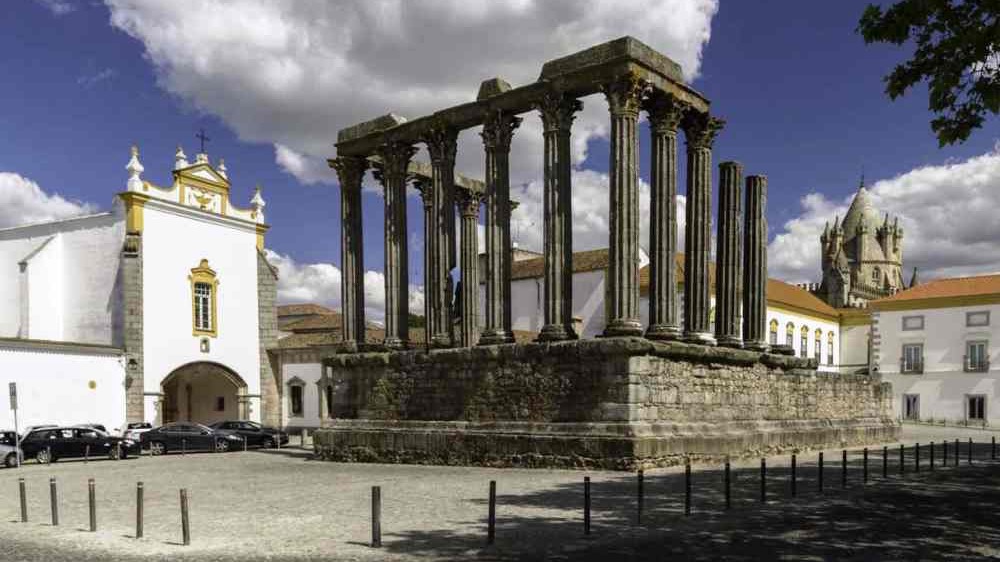 Évora